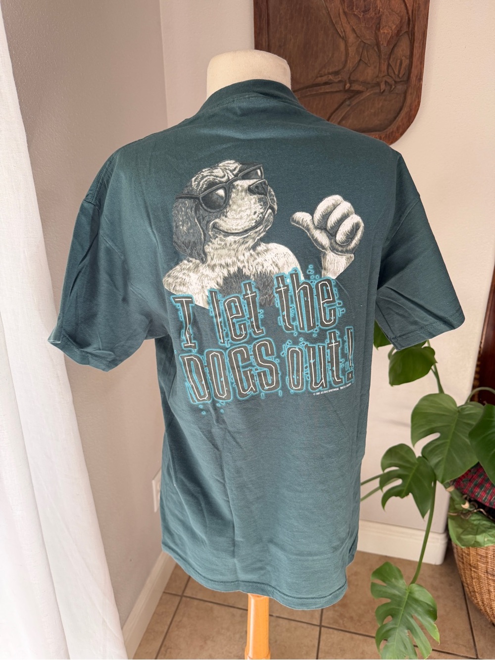 Big Dogs Men’s Small Vintage Graphic T Shirt “I Let the Dogs Out” Green